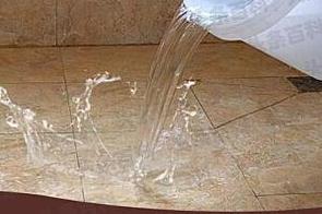 青龙漏水维修 免砸砖防水材料该如何施工